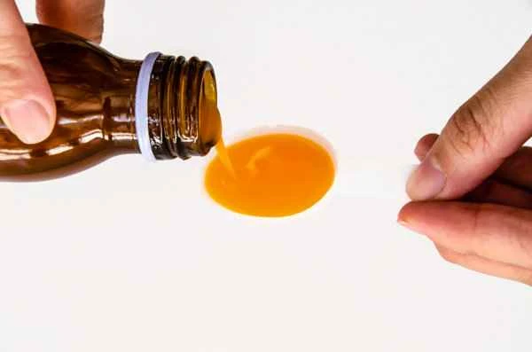 How to use red mandarin essential oil to treat scars?