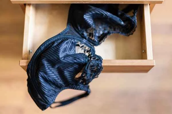 How to tell if a scar is on the chest