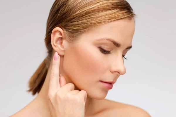 How to treat scars behind the ear